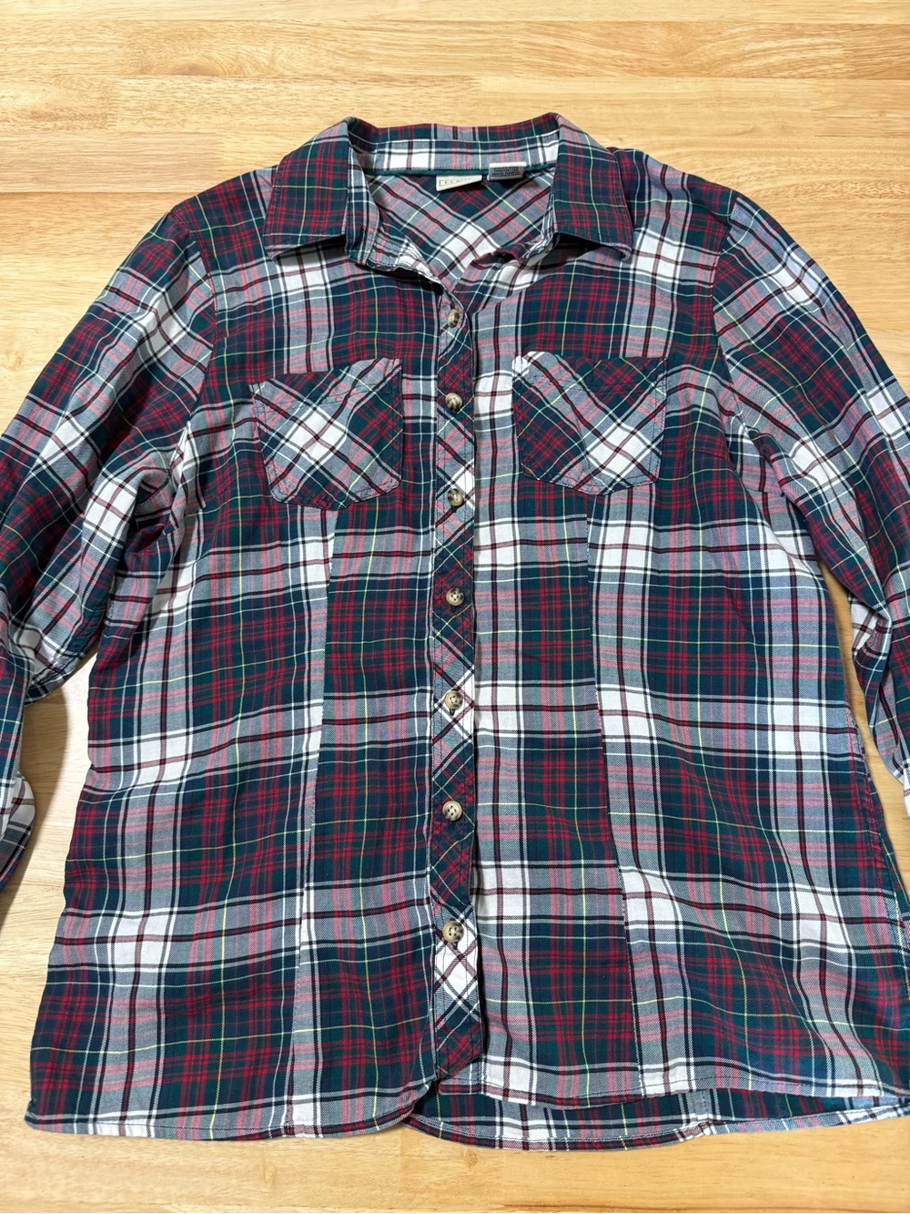 L.L. Bean Women’s Plaid Button Down Flannel Shirt Small Red Green Cotton